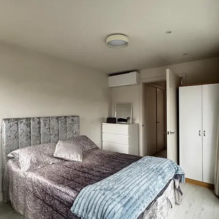 Lovely And Modern Room In London City